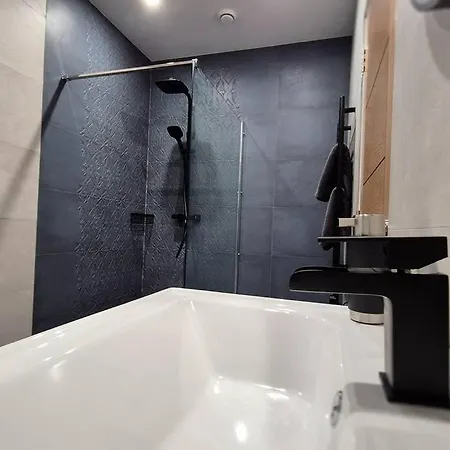 Modern Country Charm Apartment. Διαμέρισμα *