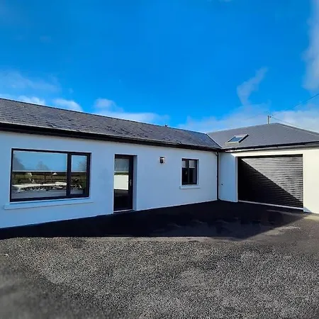 Modern Country Charm Apartment. شقة *