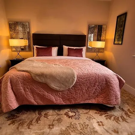 Modern Country Charm Apartment. * Μουλινγκάρ