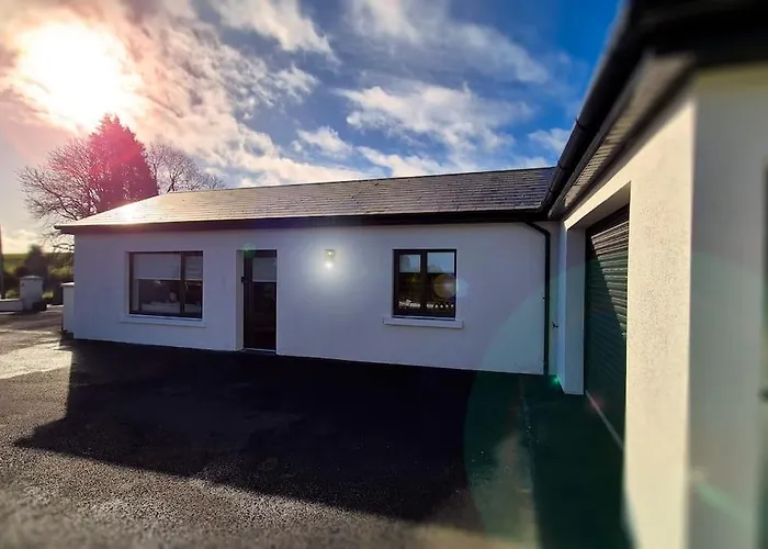 Modern Country Charm Apartment. Apartamento